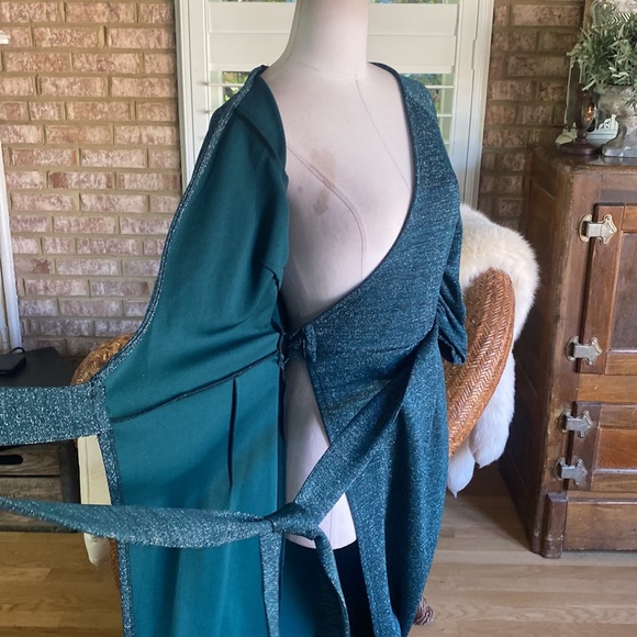 TRIBALBYN GREEN SPARKLY 3/4 SLEEVE WRAP DRESS MEDIUM NEW - Picture 9 of 12